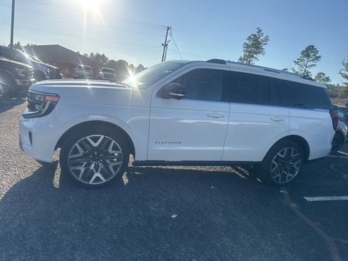 Used 2025 Ford Expedition Platinum w/ Platinum Ultimate Package image 4