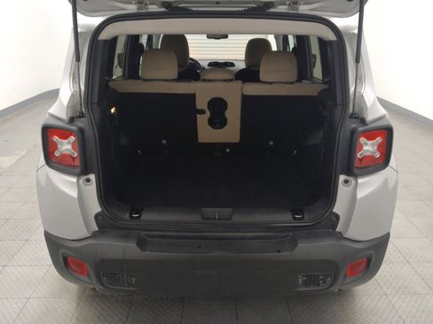 Used 2020 Jeep Renegade Latitude w/ Popular Equipment Group FWD image 29