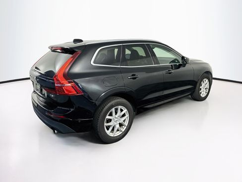 Used 2018 Volvo XC60 T5 Momentum w/ Vision Package AWD/4WD image 9