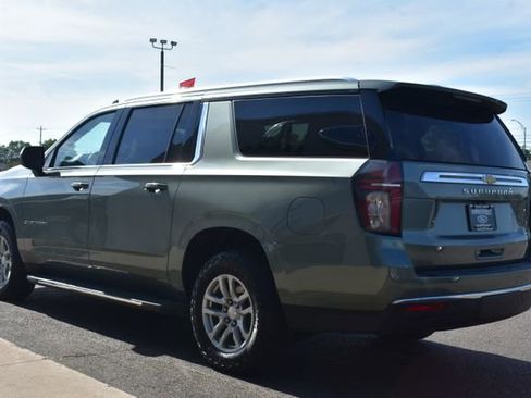 Used 2023 Chevrolet Suburban LT AWD/4WD image 15