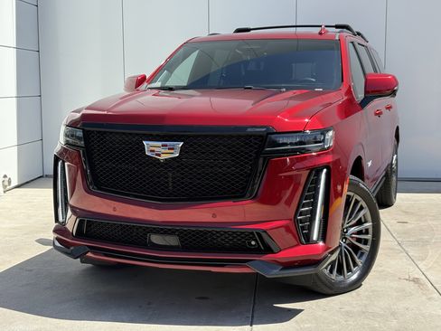 Certified 2024 Cadillac Escalade ESV V AWD/4WD image 1