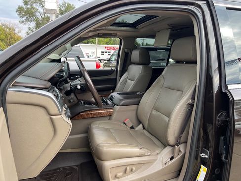 Used 2018 Chevrolet Suburban Premier image 8