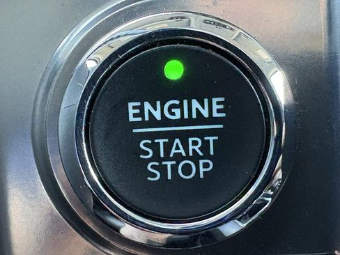 Used 2023 Ford F150 Lariat image 48