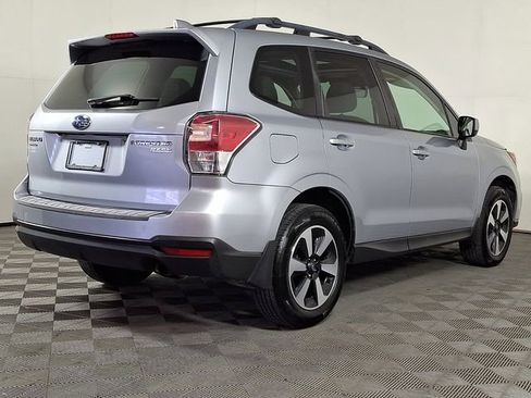 Used 2017 Subaru Forester 2.5i Premium AWD/4WD image 9