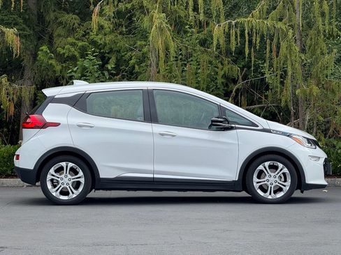 Used 2020 Chevrolet Bolt LT FWD image 4