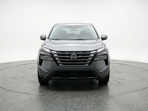 Used 2025 Nissan Rogue SV AWD/4WD image 2