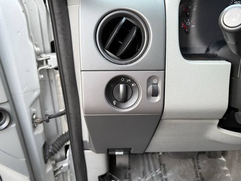 Used 2005 Ford F150 STX AWD/4WD image 36