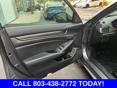 Used 2022 Honda Accord Touring image 5