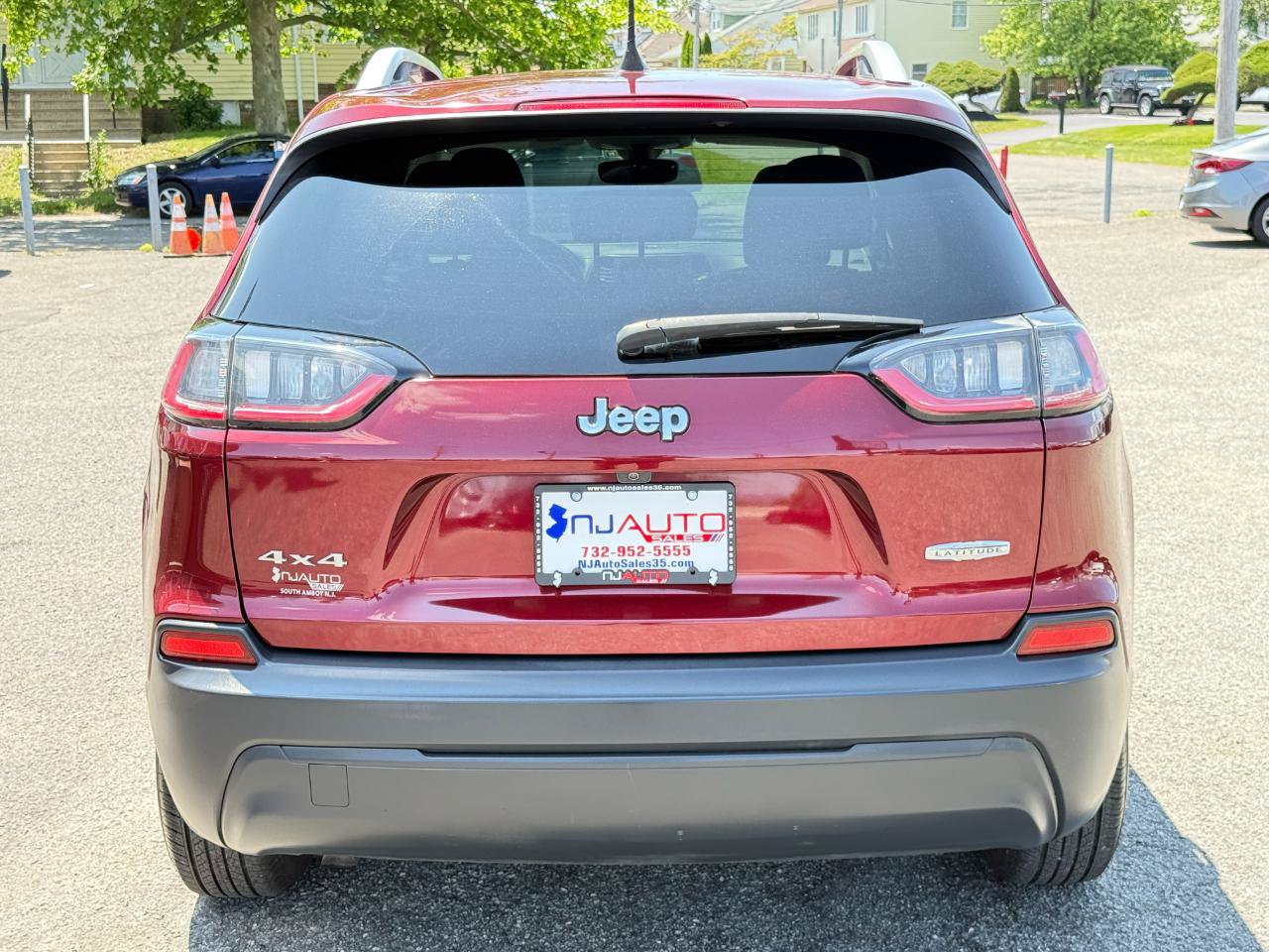 Used 2019 Jeep Cherokee Latitude Plus w/ Comfort/Convenience Group AWD/4WD image 5