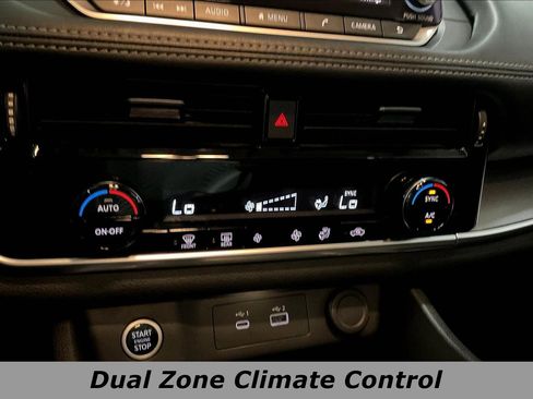 Used 2022 Nissan Rogue SV image 15