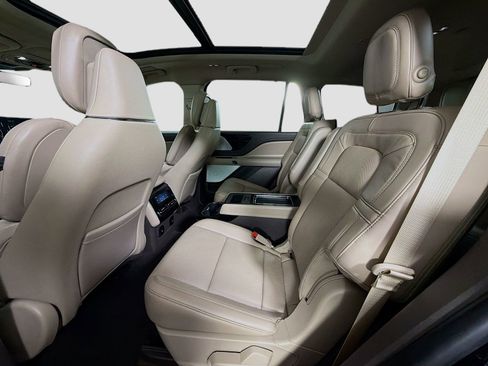 Used 2020 Lincoln Aviator Reserve w/ Equipment Group 201A image 25