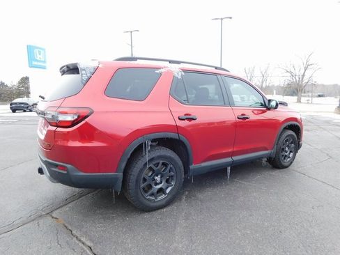 New 2025 Honda Pilot TrailSport image 3