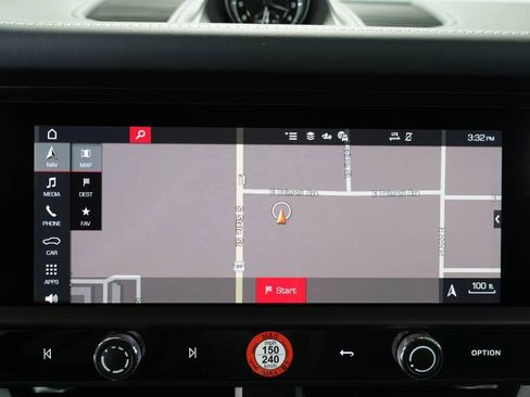 Certified 2025 Porsche Macan AWD/4WD image 20