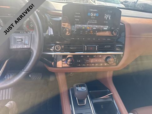 Certified 2023 Nissan Pathfinder Platinum w/ Black Appearance Package image 11