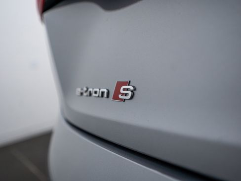 Used 2023 Audi e-tron S Premium Plus image 22