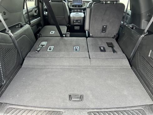 Used 2024 Chevrolet Tahoe LT AWD/4WD image 19