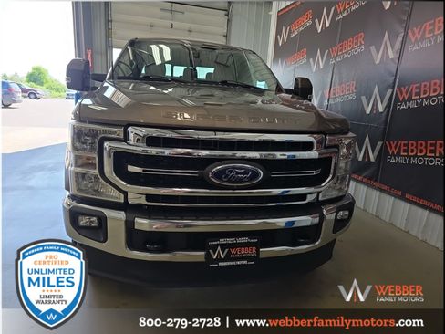 Used 2022 Ford F250 Lariat w/ Lariat Ultimate Package AWD/4WD image 2