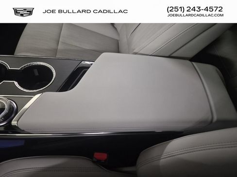 New 2026 Cadillac Lyriq Premium Luxury w/ LPO, Floor Liner Package AWD/4WD image 33