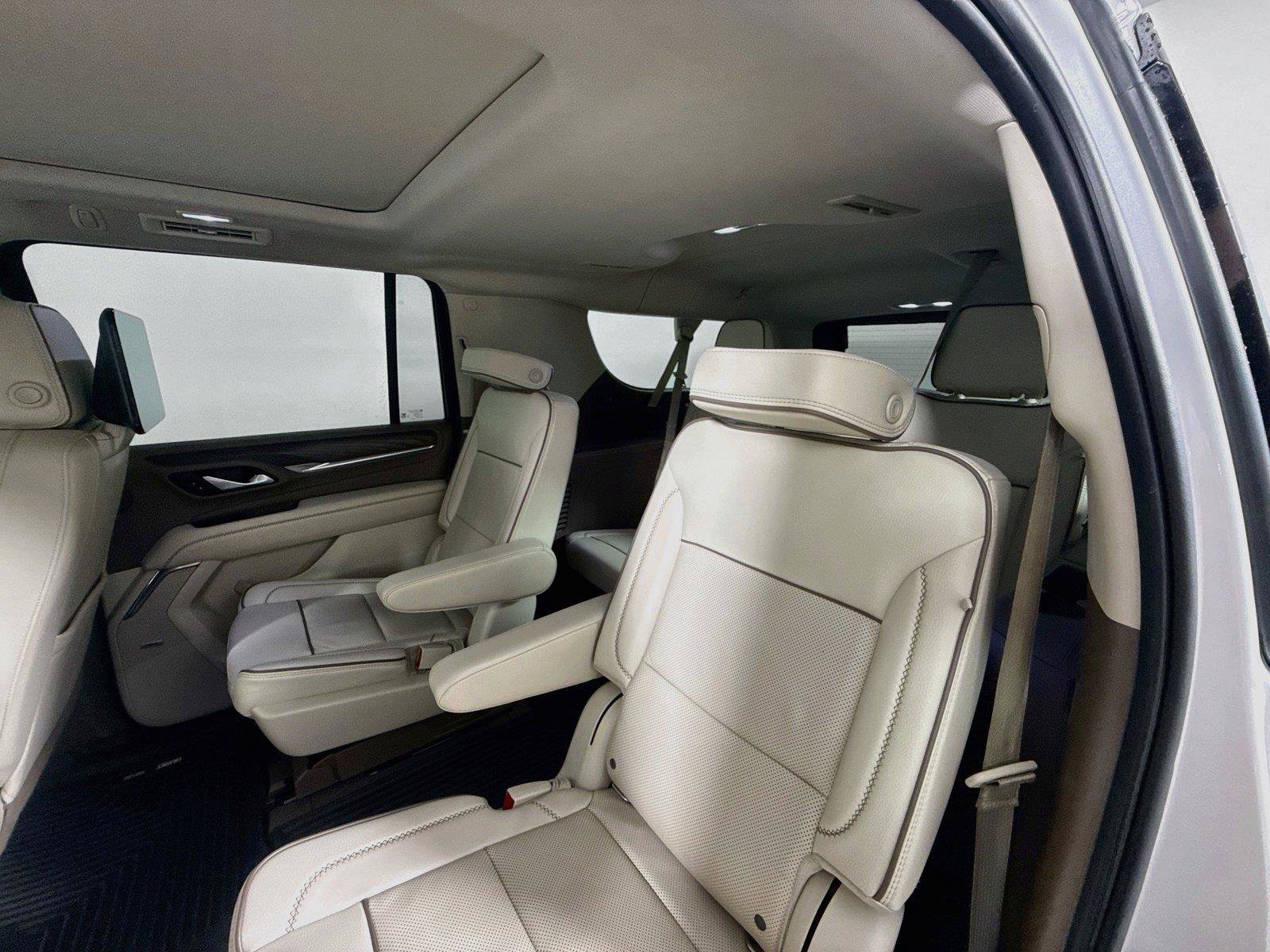 Used 2022 GMC Yukon XL Denali w/ Denali Ultimate Package AWD/4WD image 28