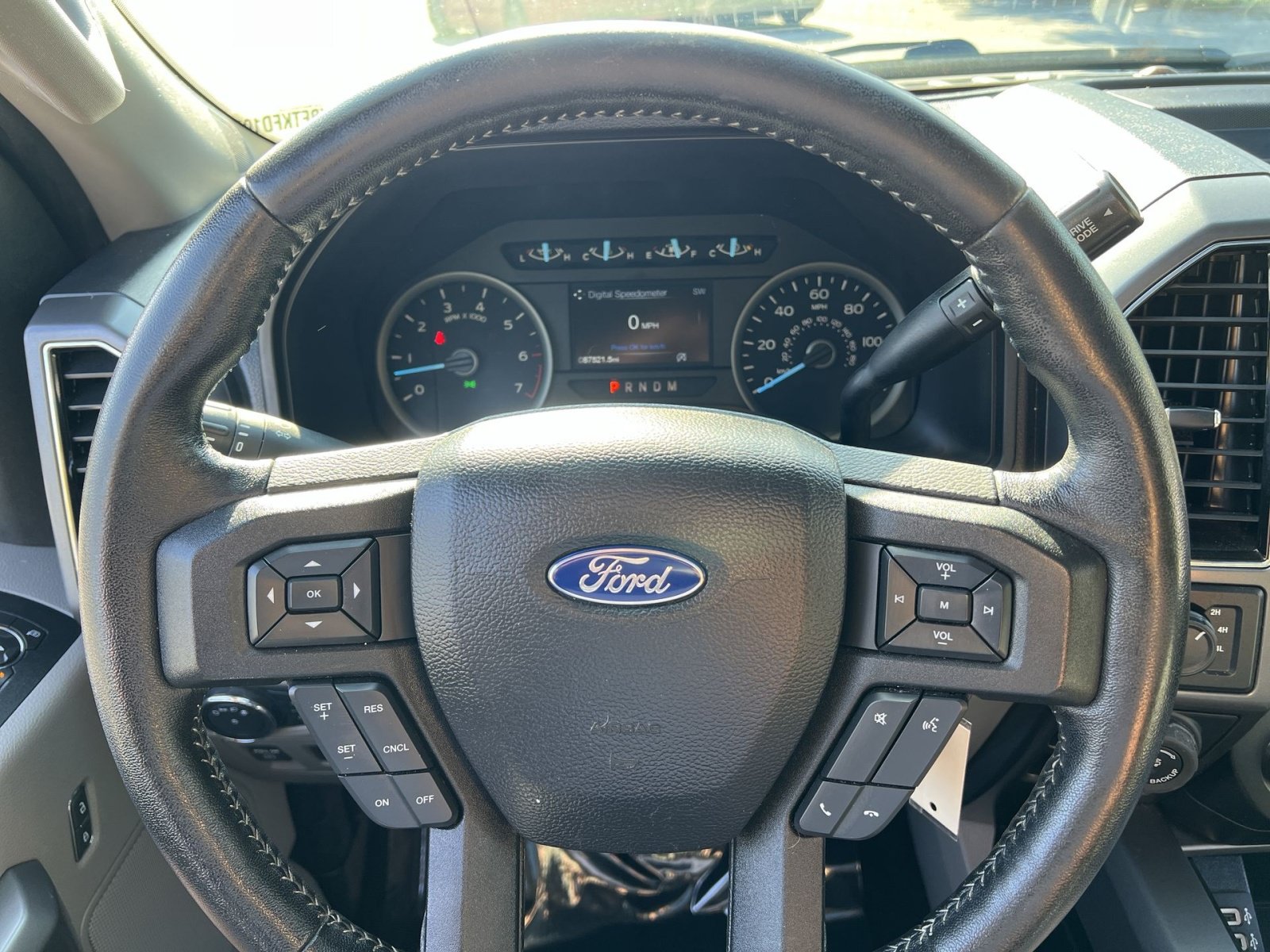 Used 2019 Ford F150 XLT w/ Equipment Group 302A Luxury AWD/4WD image 16
