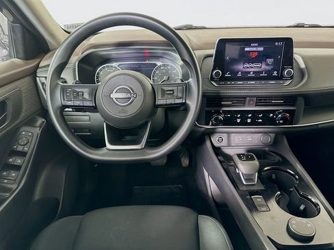 Used 2023 Nissan Rogue S image 22
