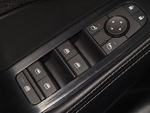 Used 2021 Nissan Rogue S AWD/4WD image 27