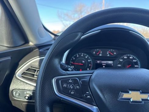 Used 2025 Chevrolet Malibu LT image 11
