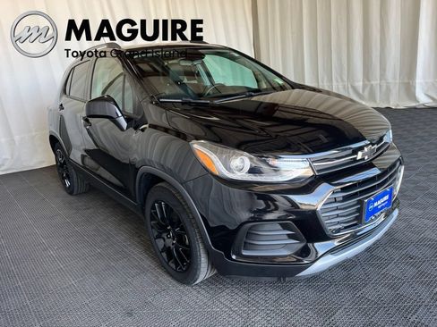 Used 2021 Chevrolet Trax LT w/ Midnight Edition FWD image 31