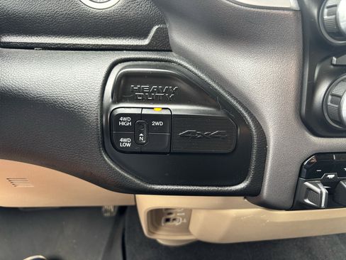 Used 2022 RAM 3500 Big Horn image 33