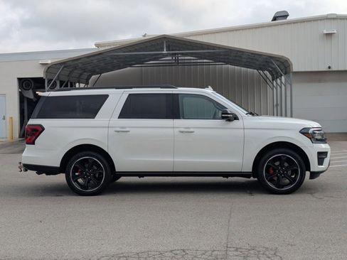 Used 2022 Ford Expedition Max Limited image 4
