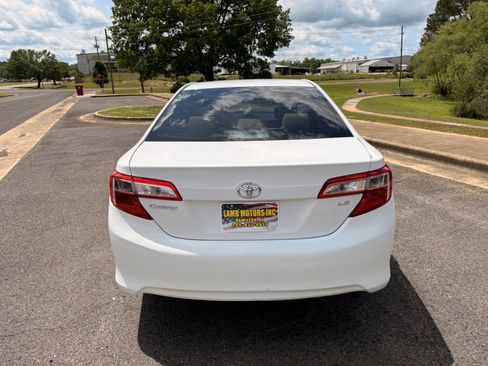 Used 2012 Toyota Camry LE FWD image 4
