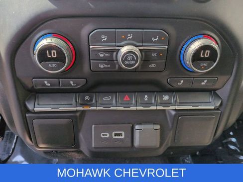 Used 2021 Chevrolet Silverado 1500 LT w/ Bed Protection Package AWD/4WD image 19