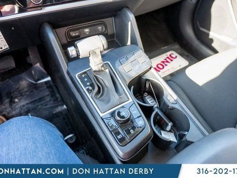 Used 2024 Kia Sportage LX image 12