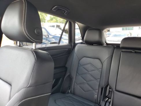 Used 2024 Volkswagen Atlas Cross Sport SE FWD image 10