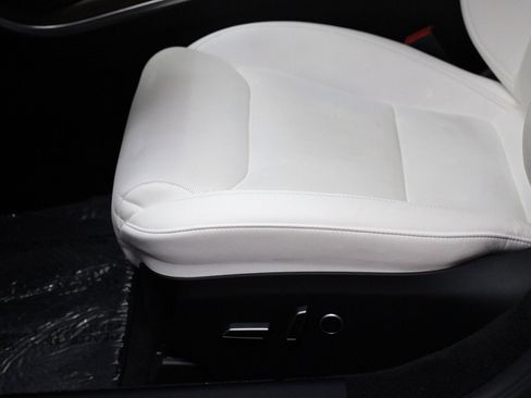 Used 2022 Tesla Model S AWD image 54