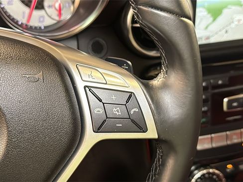 Used 2015 Mercedes-Benz SLK 350 image 27