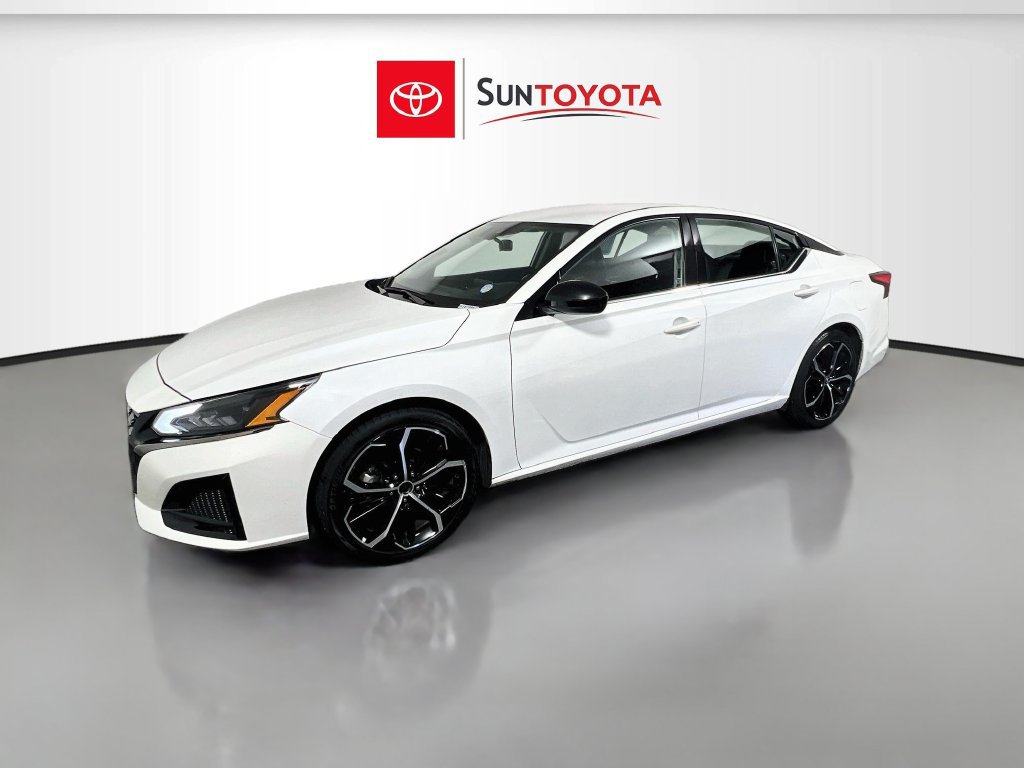 Used 2024 Nissan Altima 2.5 SR FWD image 9
