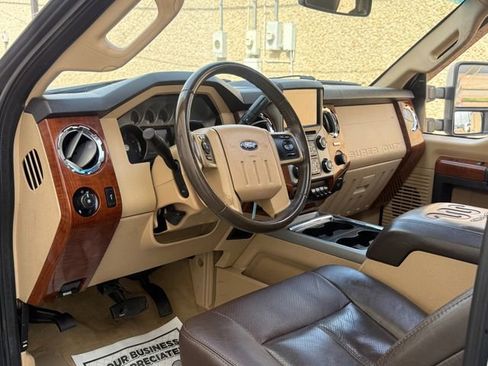 Used 2016 Ford F250 King Ranch w/ FX4 Off-Road Package AWD/4WD image 17