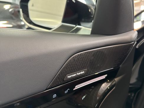 Used 2025 BMW 530i image 10