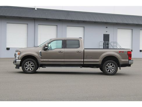 Used 2020 Ford F350 Lariat w/ Lariat Value Package AWD/4WD image 2