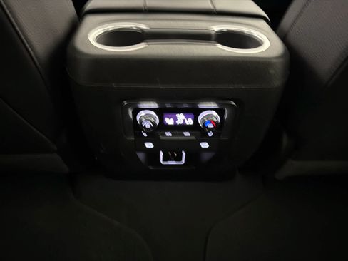 Used 2023 GMC Yukon Denali AWD/4WD image 22