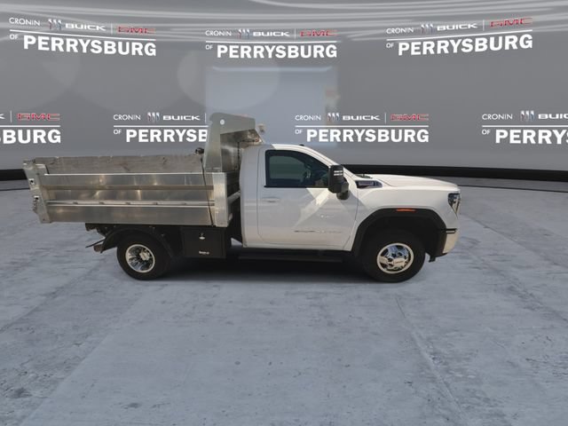 Used 2024 GMC Sierra 3500 SLE w/ Snow Plow Prep Package AWD/4WD image 9