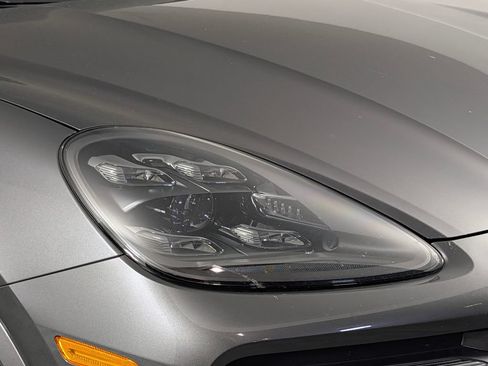 Certified 2021 Porsche Cayenne S AWD/4WD image 15