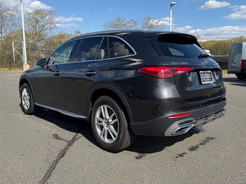 Used 2023 Mercedes-Benz GLC 300 4MATIC image 4