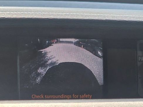 Used 2013 Toyota Sienna XLE FWD image 17