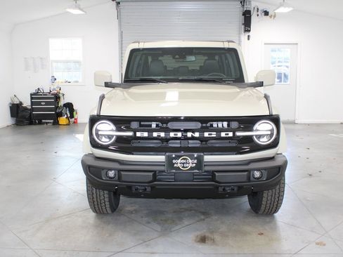 New 2025 Ford Bronco Outer Banks image 2