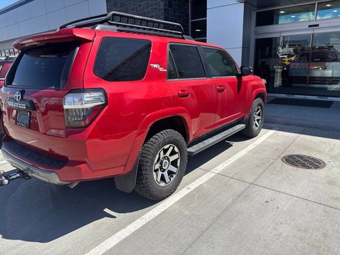 Used 2022 Toyota 4Runner TRD Off-Road Premium AWD/4WD image 9