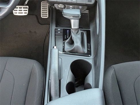 Used 2025 Hyundai Elantra Sport image 22