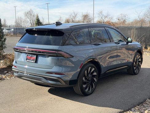 New 2026 Lincoln Nautilus Reserve image 5