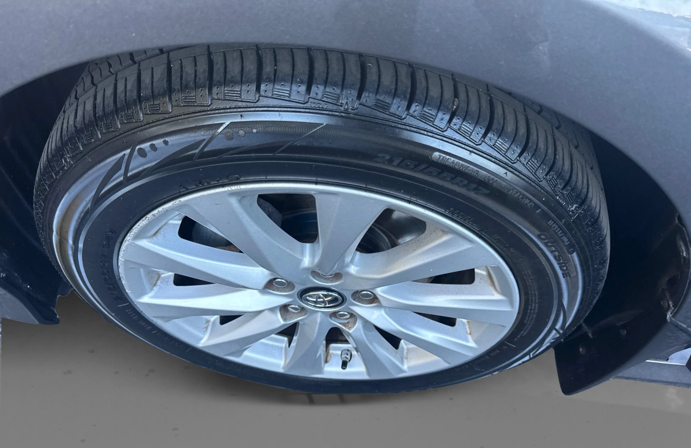 Used 2019 Toyota Camry LE FWD image 23